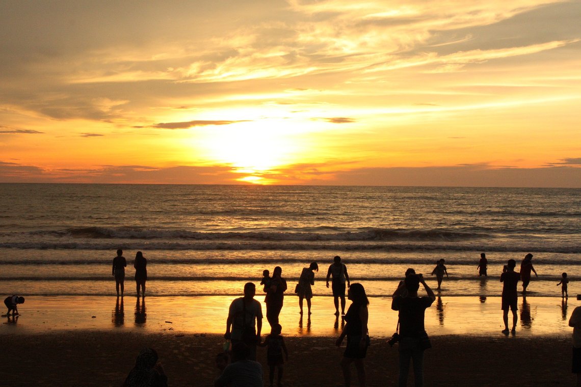 Før satte vi pris på soloppgang og solnedgang. Nå skaper solen panikk og angst hver gang den viser seg. Klimahysteriet sprer seg, særlig blant ungdom. Foto: Pixabay Før satte vi pris på soloppgang og solnedgang. Nå skaper solen panikk og angst hver gang den viser seg. Klimahysteriet sprer seg, særlig blant ungdom. Foto: Pixabay