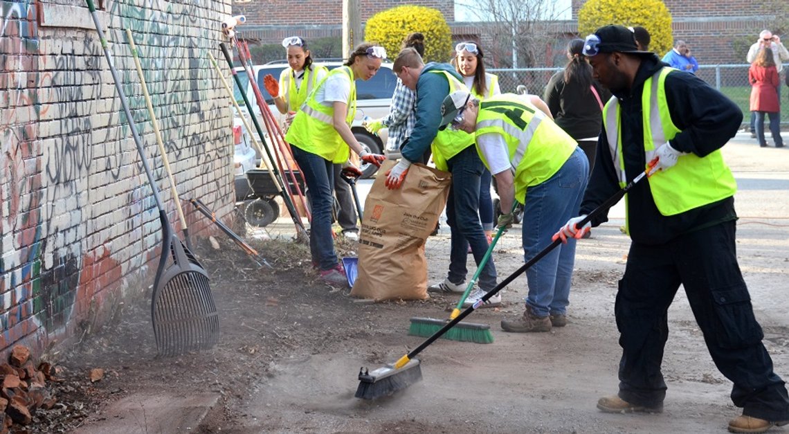 I USA eksisterer allerede en slags National Service, men AmeriCorps er tross alt frivillig. Foto: Michigan Community Service Commission I USA eksisterer allerede en slags National Service, men AmeriCorps er tross alt frivillig. Foto: Michigan Community Service Commission