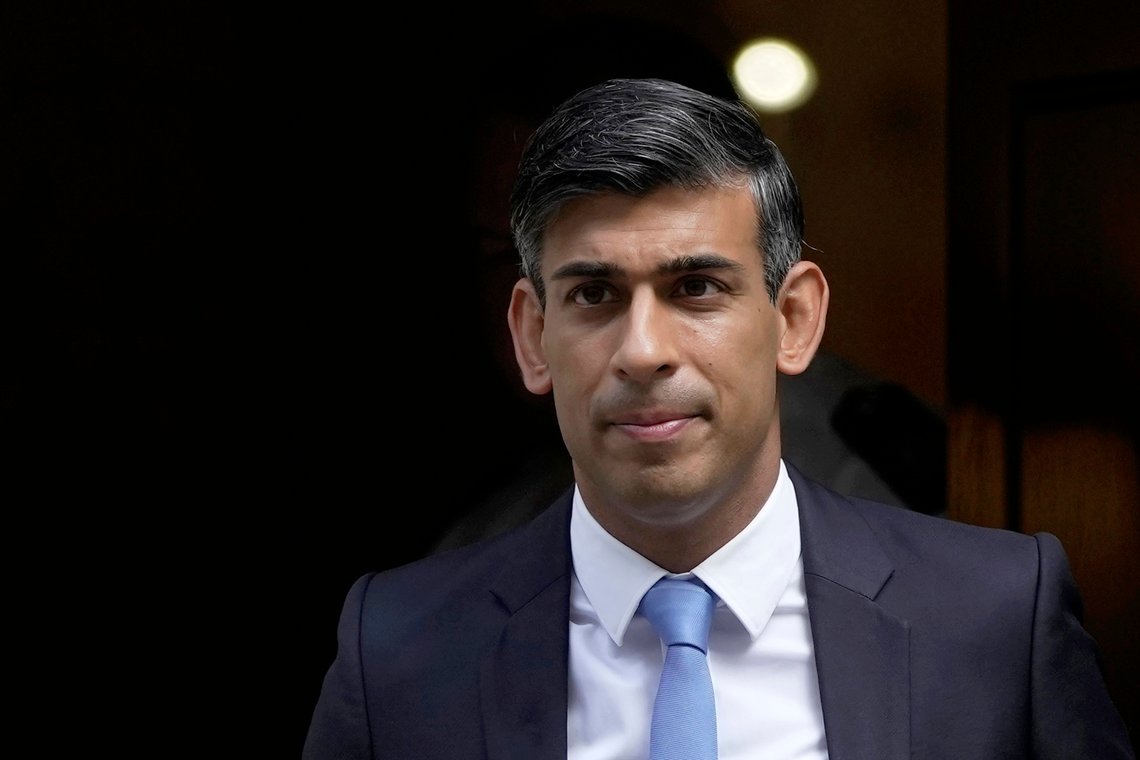 Storbritannias statsminister Rishi Sunak vil redusere hastigheten i klimamålene i et forsøk på å redde en britisk økonomi i krise. Arkivfoto: Kin Cheung / AP / NTB Storbritannias statsminister Rishi Sunak vil redusere hastigheten i klimamålene i et forsøk på å redde en britisk økonomi i krise. Arkivfoto: Kin Cheung / AP / NTB