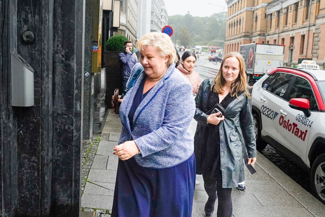 Oslo 20230920.
Høyres partileder Erna Solberg på vei inn i Høyres Hus i Oslo onsdag.
Foto: Lise Åserud / NTB Oslo 20230920.
Høyres partileder Erna Solberg på vei inn i Høyres Hus i Oslo onsdag.
Foto: Lise Åserud / NTB
