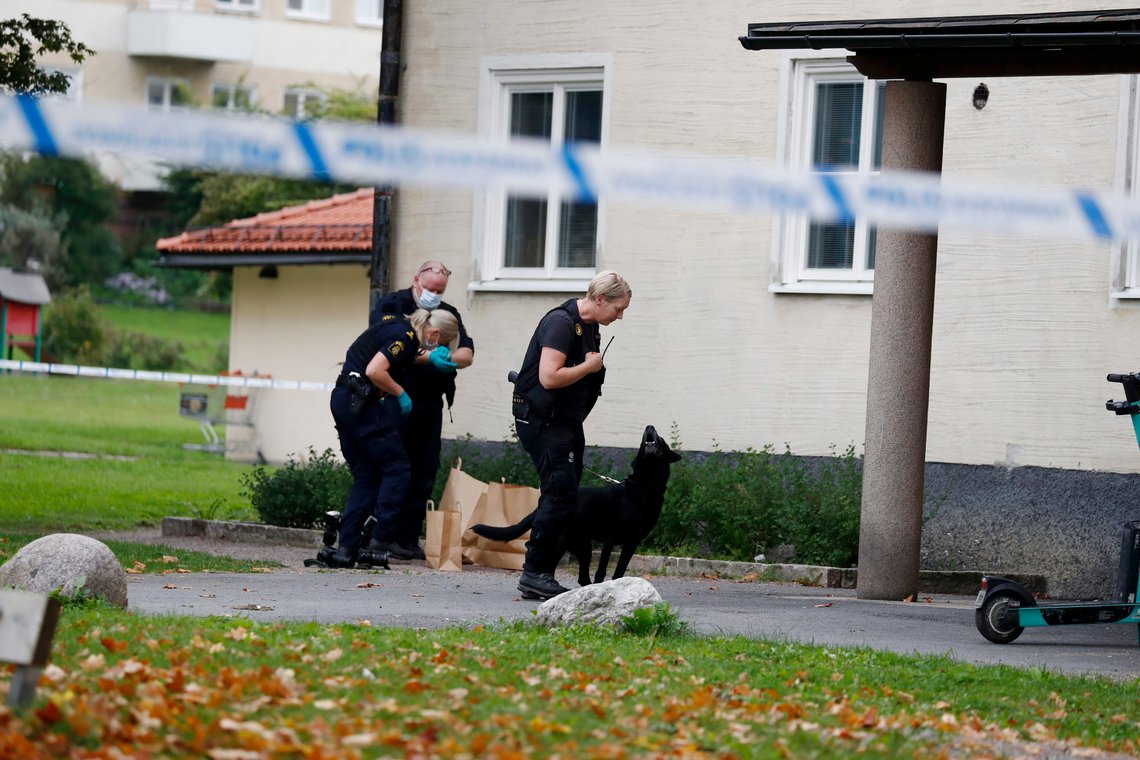 Politiet på stedet etter et drap, har blitt hverdag i svenske Uppsala.
Foto: Mickan Palmqvist/TT / NTB Politiet på stedet etter et drap, har blitt hverdag i svenske Uppsala.
Foto: Mickan Palmqvist/TT / NTB