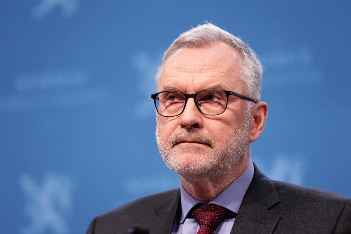 Sjef Politiets sikkerhetstjeneste, Hans Sverre Sjøvold når Etterretningstjenesten, Politiets sikkerhetstjeneste og Nasjonal sikkerhetsmyndighet legger frem sine åpne trussel- og risikovurderinger. PST frykter antistatlige holdninger og pandemivold.
Foto: Beate Oma Dahle / NTB Sjef Politiets sikkerhetstjeneste, Hans Sverre Sjøvold når Etterretningstjenesten, Politiets sikkerhetstjeneste og Nasjonal sikkerhetsmyndighet legger frem sine åpne trussel- og risikovurderinger. PST frykter antistatlige holdninger og pandemivold.
Foto: Beate Oma Dahle / NTB