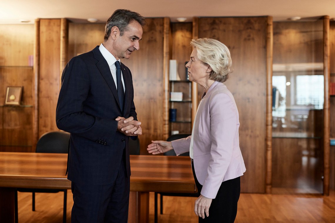 EU-kommisjonens president Ursula von der Leyen møtte den greske statsministeren Kyriakos Mitsotakis i Strasbourg tirsdag. Foto: Dimitris Papamitsos / AP / NTB EU-kommisjonens president Ursula von der Leyen møtte den greske statsministeren Kyriakos Mitsotakis i Strasbourg tirsdag. Foto: Dimitris Papamitsos / AP / NTB