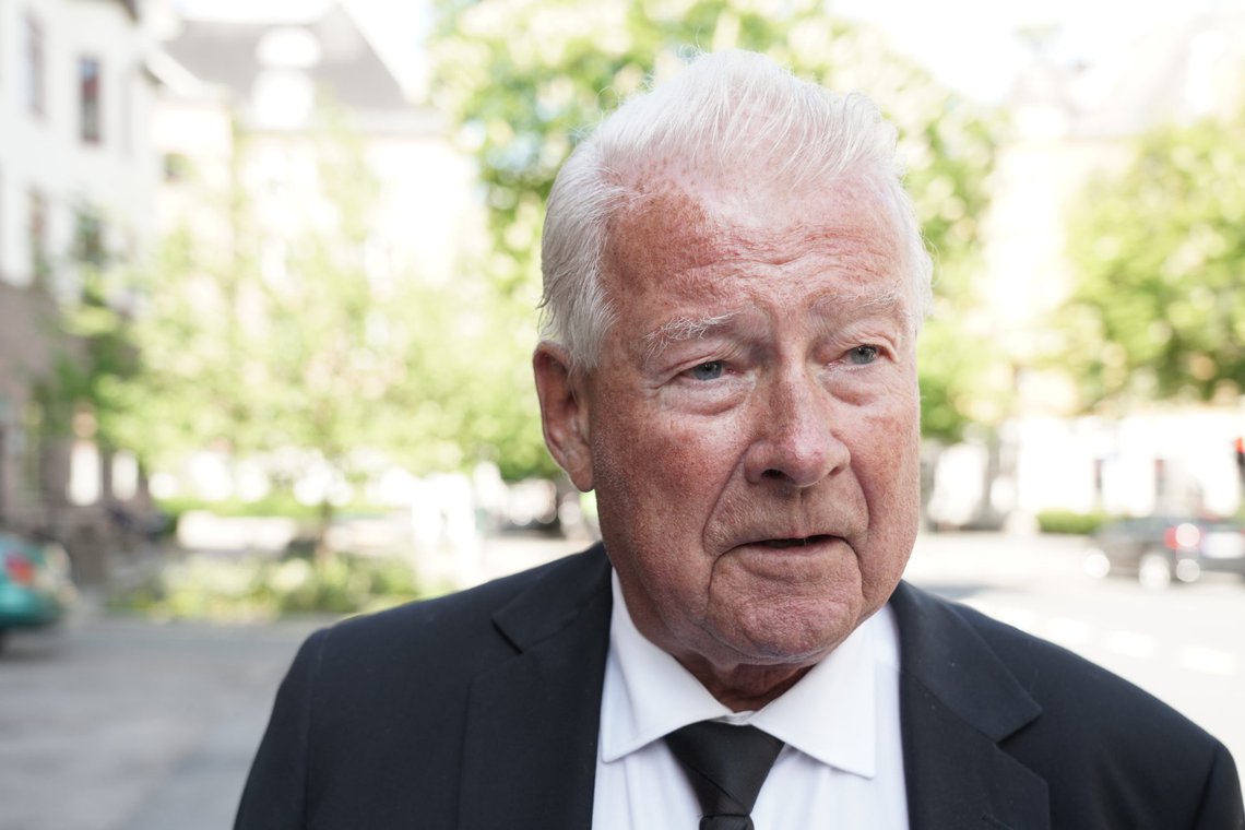 Carl I. Hagen tror på Erna Solberg sin forklaring om at hun ikke visste om aksjekjøpene til sin mann.
Foto: Ole Berg-Rusten / NTB Carl I. Hagen tror på Erna Solberg sin forklaring om at hun ikke visste om aksjekjøpene til sin mann.
Foto: Ole Berg-Rusten / NTB