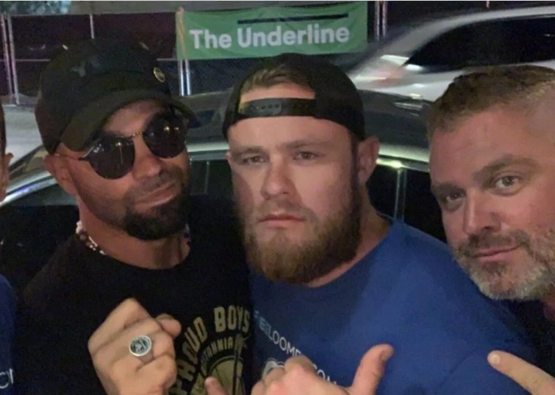 Proud Boy-leder Enrique Tarrio, Nathan Nordean og Joe Biggs. Proud Boy-leder Enrique Tarrio, Nathan Nordean og Joe Biggs.