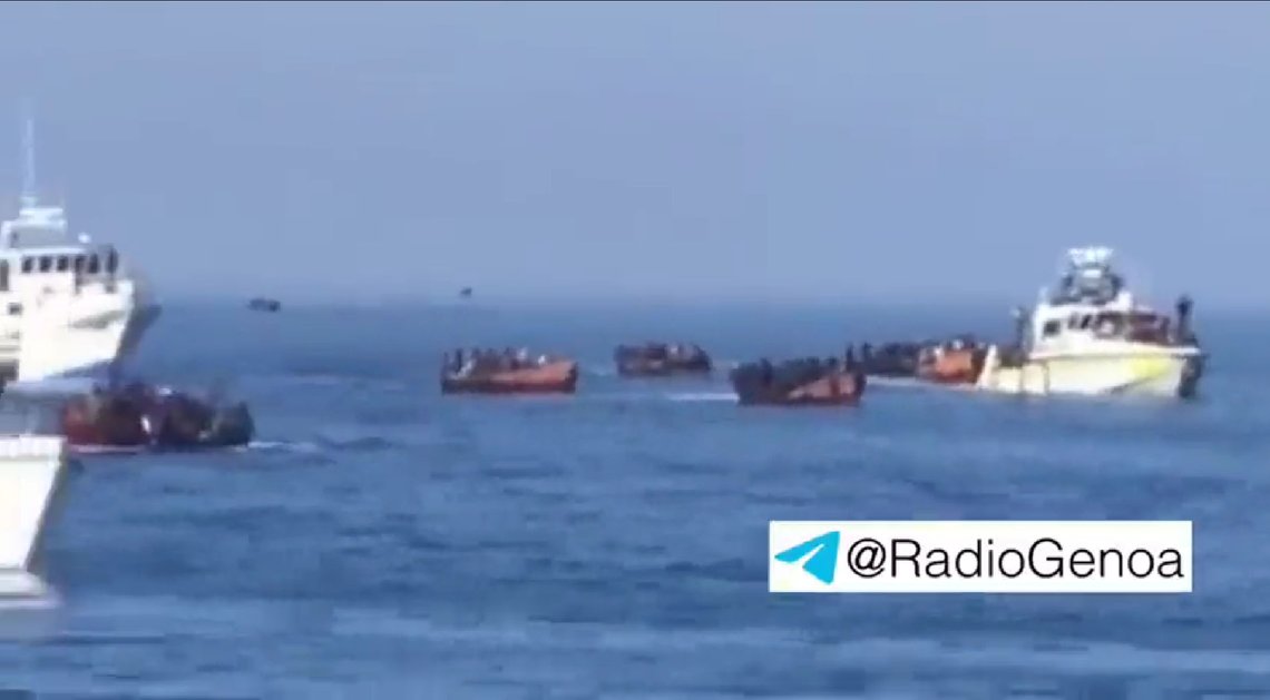I løpet av én dag ankom rundt 6000 migranter den italienske øya Lampedusa. Foto fra Twitter I løpet av én dag ankom rundt 6000 migranter den italienske øya Lampedusa. Foto fra Twitter