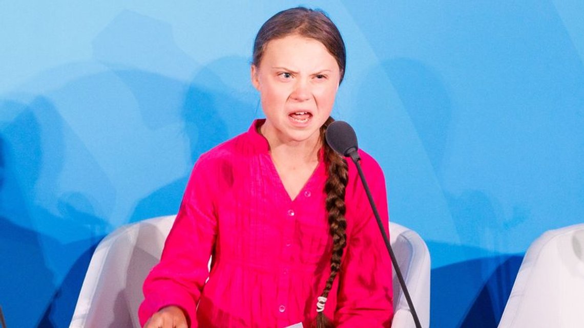 Greta Thunberg stilte spørsmålet til FNs hovedforsamling: How dare you? Noen burde stille henne det samme spørsmålet. Men i stedet slippes hun til og mottas med åpne armer av regimemediene i Vesten. Skjermdump YouTube Greta Thunberg stilte spørsmålet til FNs hovedforsamling: How dare you? Noen burde stille henne det samme spørsmålet. Men i stedet slippes hun til og mottas med åpne armer av regimemediene i Vesten. Skjermdump YouTube