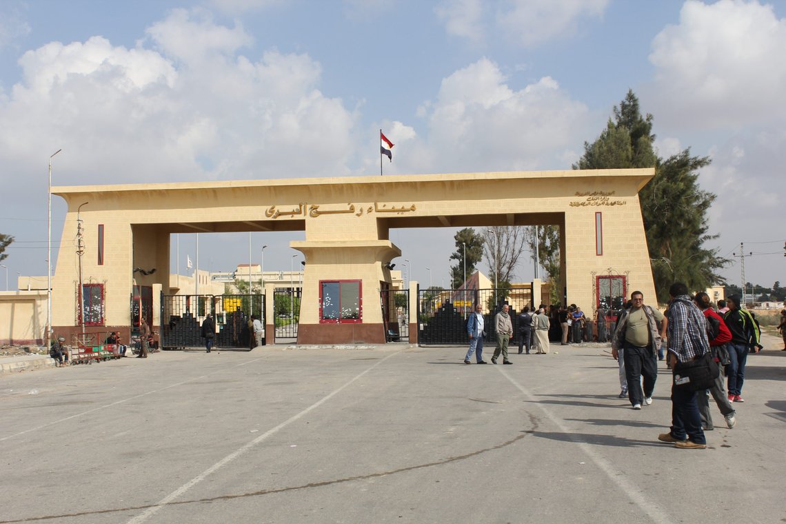 Rafah grenseovergang, bildet er tatt i roligere tider. Foto: Gigi Ibrahim/ CC BY 2.0,/ Wikimedia Commons Rafah grenseovergang, bildet er tatt i roligere tider. Foto: Gigi Ibrahim/ CC BY 2.0,/ Wikimedia Commons
