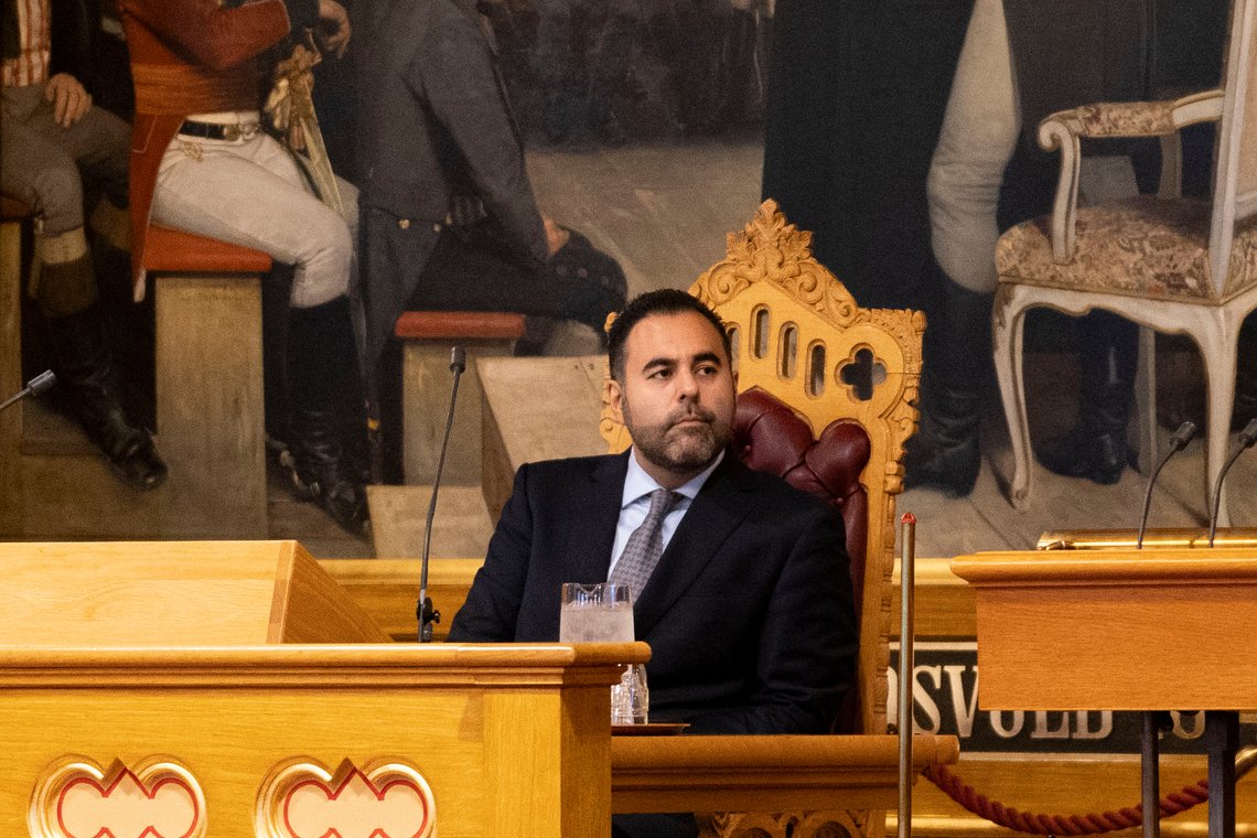 Oslo 20231006.
Stortingspresident Masud Gharahkhani under fremleggelsen av Statsbudsjettet på Stortinget, fredag 6. oktober.
Foto: Hanna Johre / NTB Oslo 20231006.
Stortingspresident Masud Gharahkhani under fremleggelsen av Statsbudsjettet på Stortinget, fredag 6. oktober.
Foto: Hanna Johre / NTB