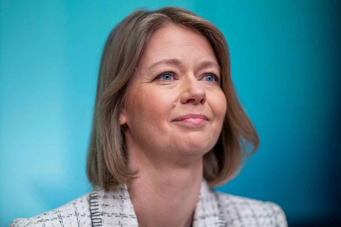 Sentralbanksjef Ida Wolden Bache behandles av pressen som om hun er en tekniker som bare gjør det hun må gjøre. Det stilles i liten grad spørsmål ved hennes vurderinger. Inflasjonen er importert fra USA gjennom Bidenomics, men når journalistene er Biden-tilhengere - hvor skal kritikken komme fra? Foto: Heiko Junge / NTB Sentralbanksjef Ida Wolden Bache behandles av pressen som om hun er en tekniker som bare gjør det hun må gjøre. Det stilles i liten grad spørsmål ved hennes vurderinger. Inflasjonen er importert fra USA gjennom Bidenomics, men når journalistene er Biden-tilhengere - hvor skal kritikken komme fra? Foto: Heiko Junge / NTB
