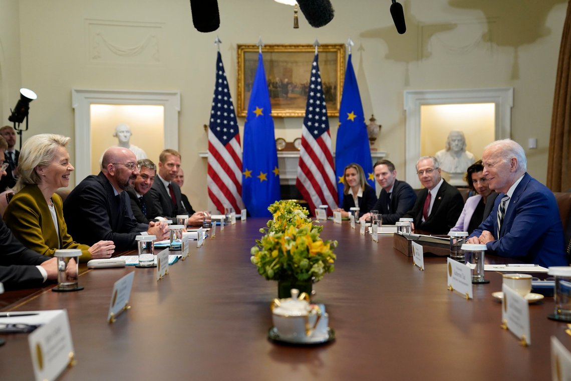 EU-kommisjonens president Ursula von der Leyen og EU-president Charles Michel møte president Joe Biden i Det hvite hus fredag. Foto: Evan Vucci / AP / NTB EU-kommisjonens president Ursula von der Leyen og EU-president Charles Michel møte president Joe Biden i Det hvite hus fredag. Foto: Evan Vucci / AP / NTB