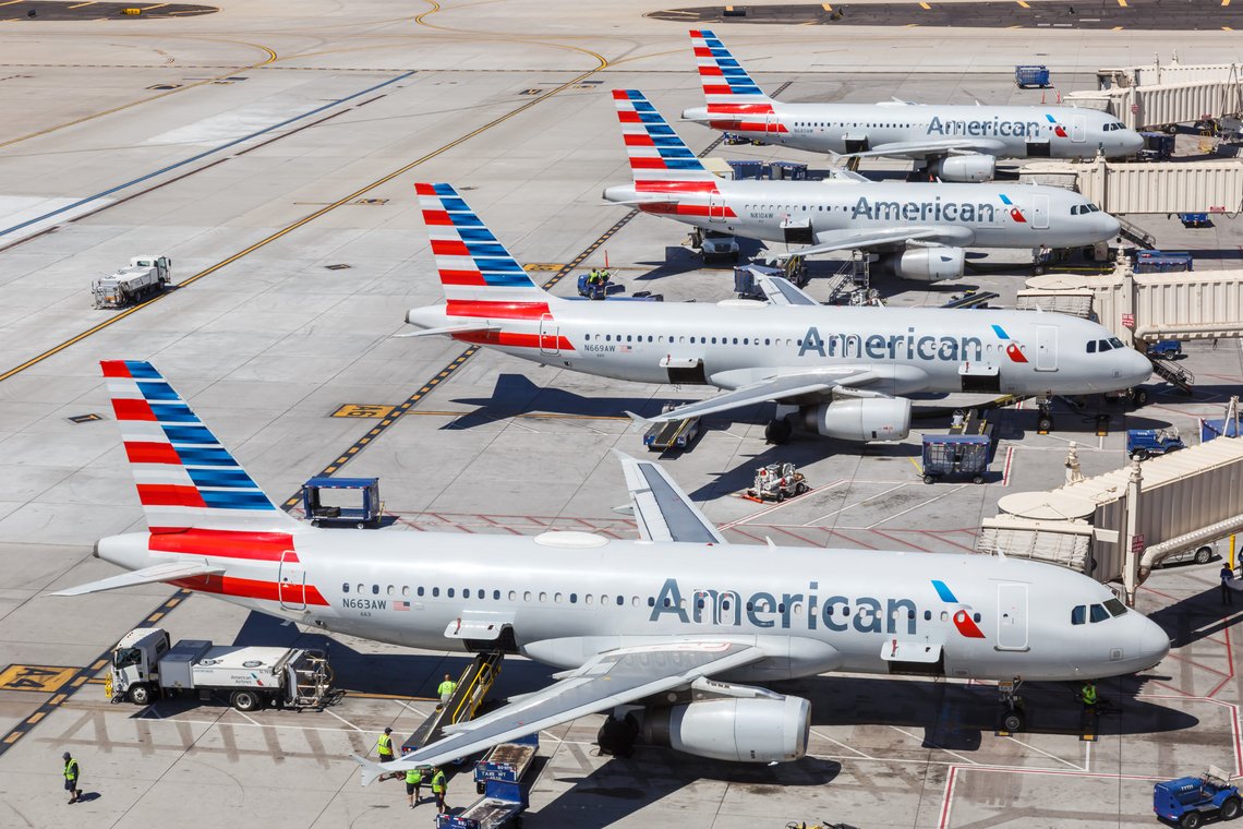Phoenix, Arizona – April 8, 2019: American Airlines Airbus A320 airplanes at Phoenix Sky Harbor airport (PHX) in Arizona. Airbus is a European aircraft manufacturer based in Toulouse, France. Photo: Shutterstock by Markus Mainka, Germany. Phoenix, Arizona – April 8, 2019: American Airlines Airbus A320 airplanes at Phoenix Sky Harbor airport (PHX) in Arizona. Airbus is a European aircraft manufacturer based in Toulouse, France. Photo: Shutterstock by Markus Mainka, Germany.