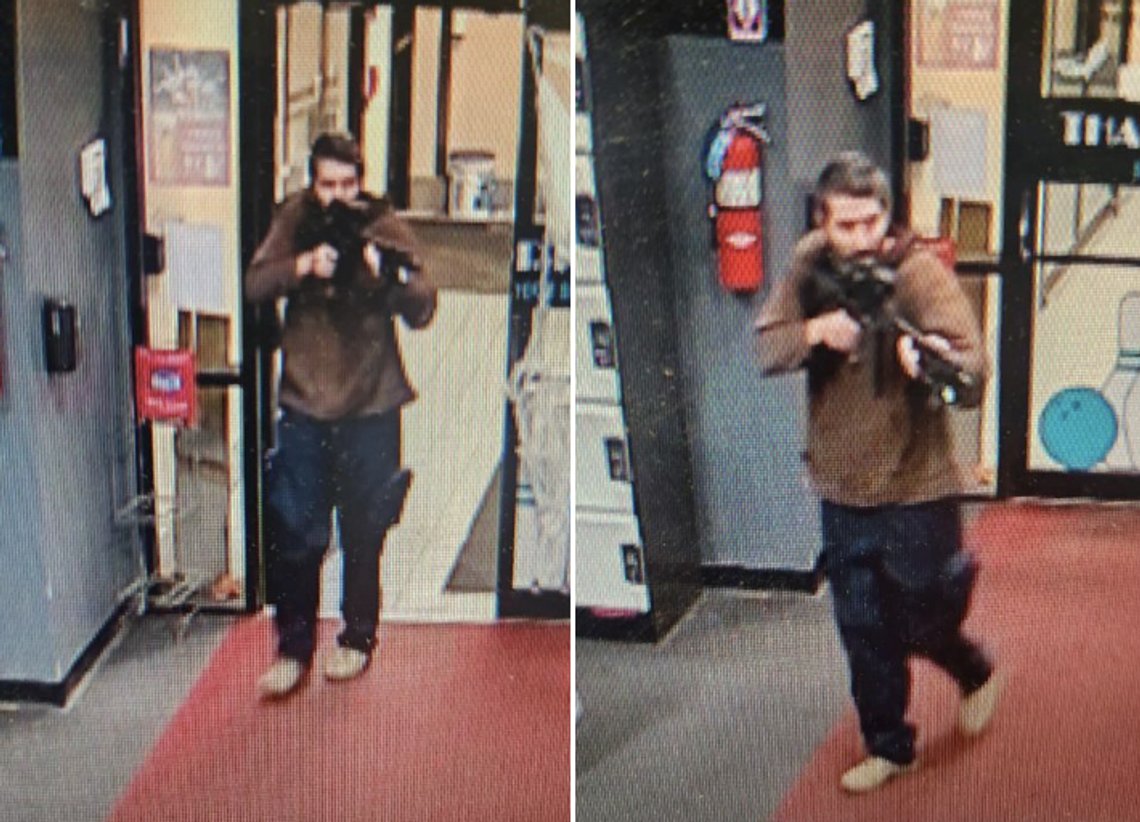 Bildene publisert på Facebook av Androscoggin County Sheriff's Office skal vise gjerningsmannen i Maine. Bildene publisert på Facebook av Androscoggin County Sheriff's Office skal vise gjerningsmannen i Maine.
