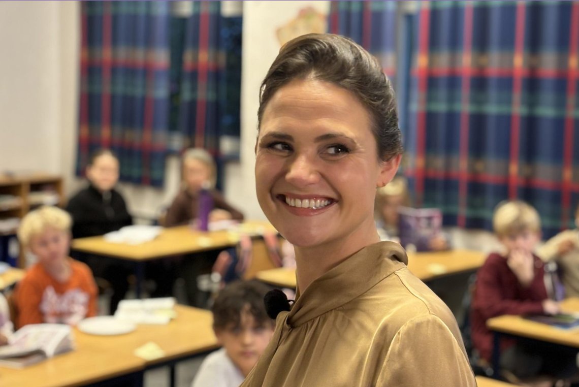 Kunnskapsminister Kari Nessa Nordtun (Ap) i klasserommet. Foto: Facebook/ Nordtun Kunnskapsminister Kari Nessa Nordtun (Ap) i klasserommet. Foto: Facebook/ Nordtun