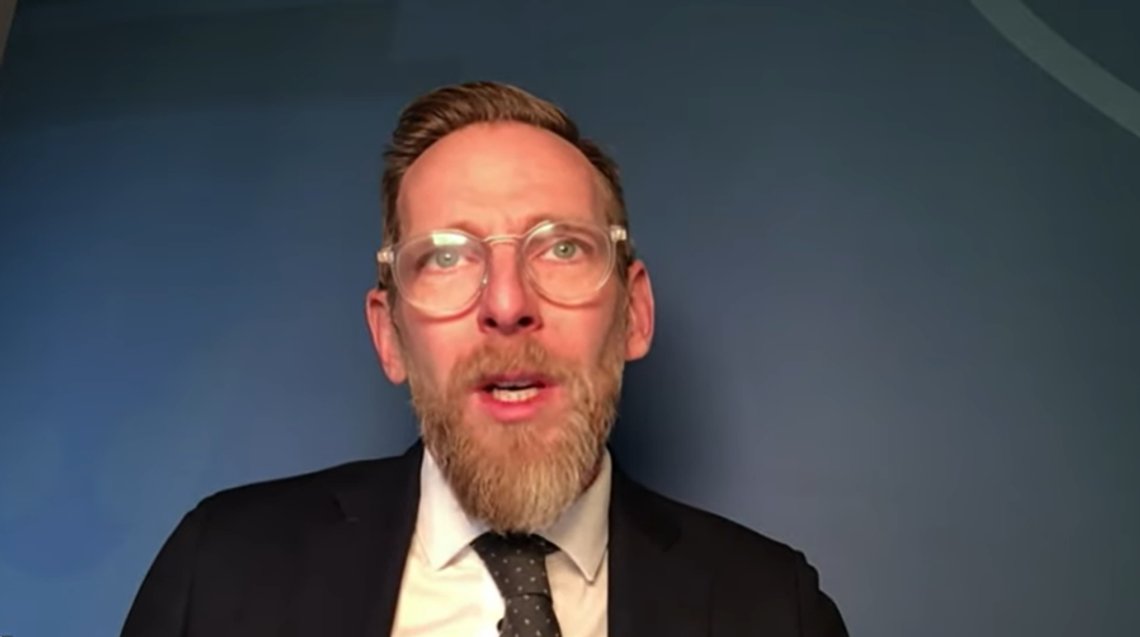 Sveriges sosialminister Jakon Forssmed (KD) avviser ikke bruk av tvang i vaksinering neste gang en pandemi dukker opp. Stillbilde YouTube Sveriges sosialminister Jakon Forssmed (KD) avviser ikke bruk av tvang i vaksinering neste gang en pandemi dukker opp. Stillbilde YouTube