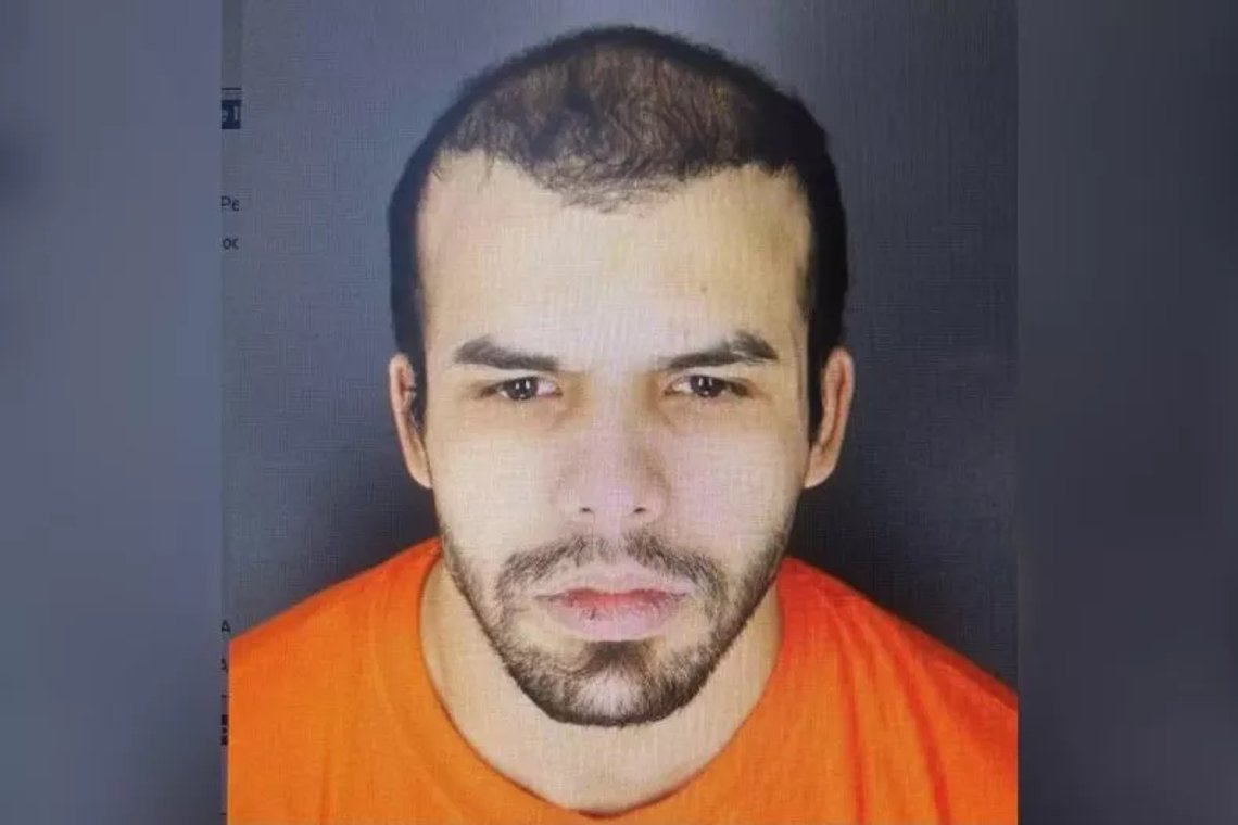 Photo: Mufid Fawaz Alkhader identified as Albany Shooter
Mufid Fawaz Alkhader, a U.S. citizen born in Iraq, fired a shotgun outside the synagogue in Albany, New York.
ALBANY COUNTY SHERIFF'S OFFICE Photo: Mufid Fawaz Alkhader identified as Albany Shooter
Mufid Fawaz Alkhader, a U.S. citizen born in Iraq, fired a shotgun outside the synagogue in Albany, New York.
ALBANY COUNTY SHERIFF'S OFFICE