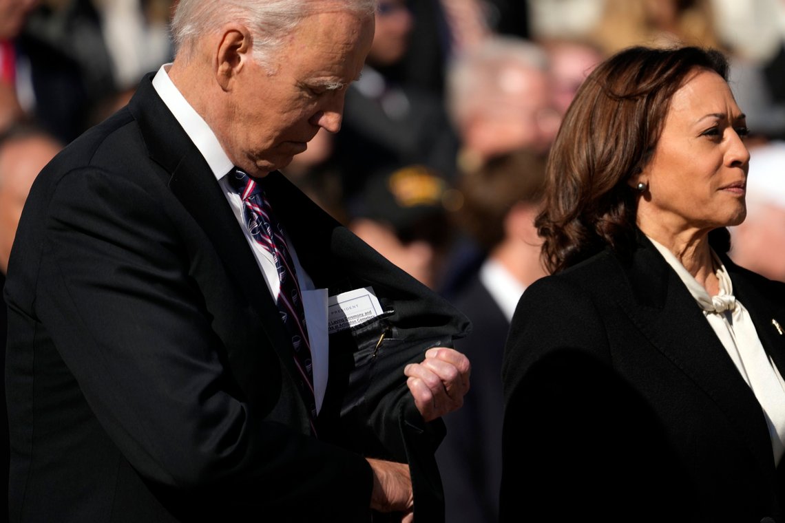 To upopulære politikere i USA, president Joe Biden, og vise-president, Kamala Harris. Foto: AP/Andrew Harnik To upopulære politikere i USA, president Joe Biden, og vise-president, Kamala Harris. Foto: AP/Andrew Harnik