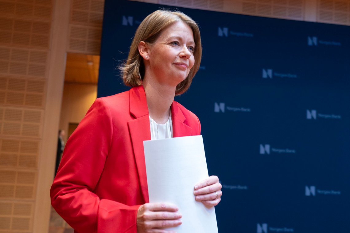 Oslo 20231102.
Sentralbanksjef Ida Wolden Bache innleder om komiteens rentebeslutning.
Foto: Terje Bendiksby / NTB Oslo 20231102.
Sentralbanksjef Ida Wolden Bache innleder om komiteens rentebeslutning.
Foto: Terje Bendiksby / NTB