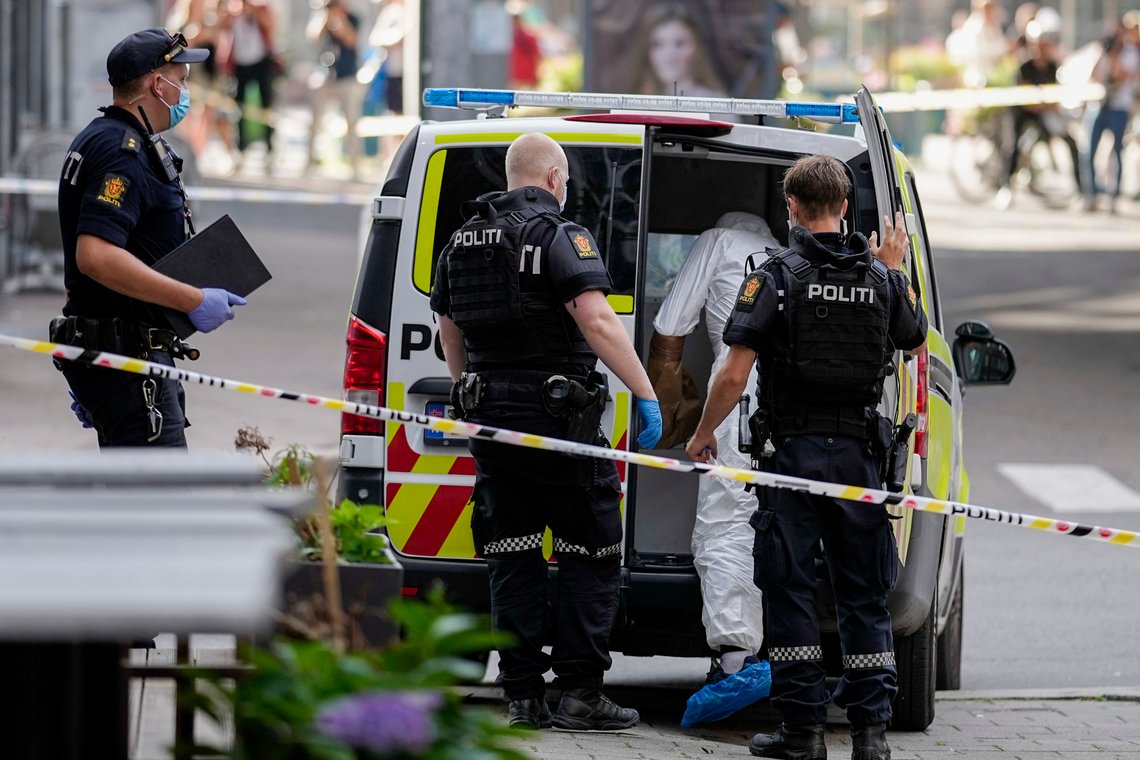 Oslo-politiet henlegger nesten 75 prosent av alle anmeldelser. Årsaken er blant annet at politiet må prioritere drap- og voldssaker framfor vinningskriminalitet. Foto: Fredrik Hagen / NTB
Oslo-politiet henlegger nesten 75 prosent av alle anmeldelser. Årsaken er blant annet at politiet må prioritere drap- og voldssaker framfor vinningskriminalitet. Foto: Fredrik Hagen / NTB Oslo-politiet henlegger nesten 75 prosent av alle anmeldelser. Årsaken er blant annet at politiet må prioritere drap- og voldssaker framfor vinningskriminalitet. Foto: Fredrik Hagen / NTB
Oslo-politiet henlegger nesten 75 prosent av alle anmeldelser. Årsaken er blant annet at politiet må prioritere drap- og voldssaker framfor vinningskriminalitet. Foto: Fredrik Hagen / NTB