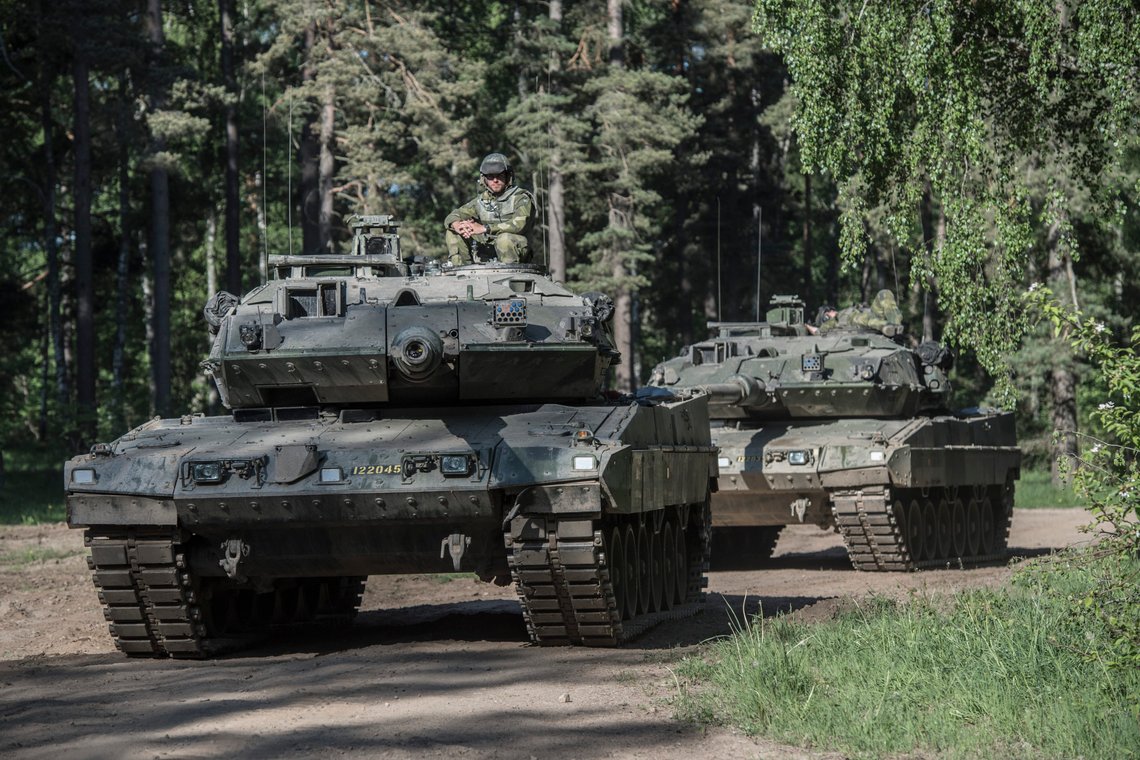 En mekanisert bataljon på rundt 600 soldater fra panserregimentet P7 skal sendes til Latvia for å forsvare grensen mot Russland.
Foto: Mats Nyström/Försvarsmakten, pressefoto En mekanisert bataljon på rundt 600 soldater fra panserregimentet P7 skal sendes til Latvia for å forsvare grensen mot Russland.
Foto: Mats Nyström/Försvarsmakten, pressefoto