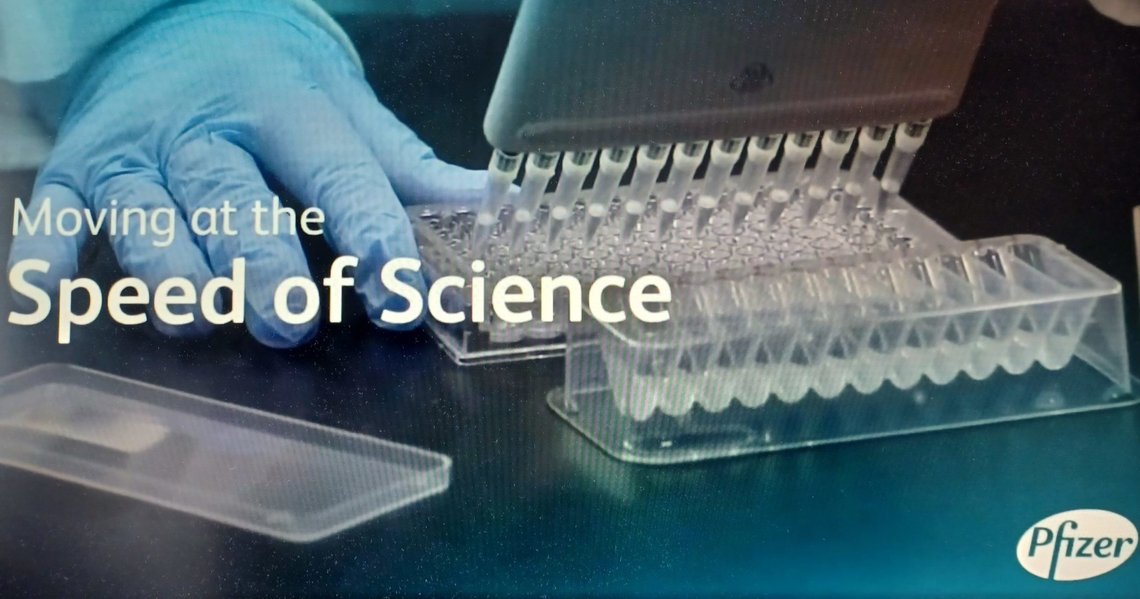 Bilde tatt av video fra Pfizers Facebookside. Bilde tatt av video fra Pfizers Facebookside.