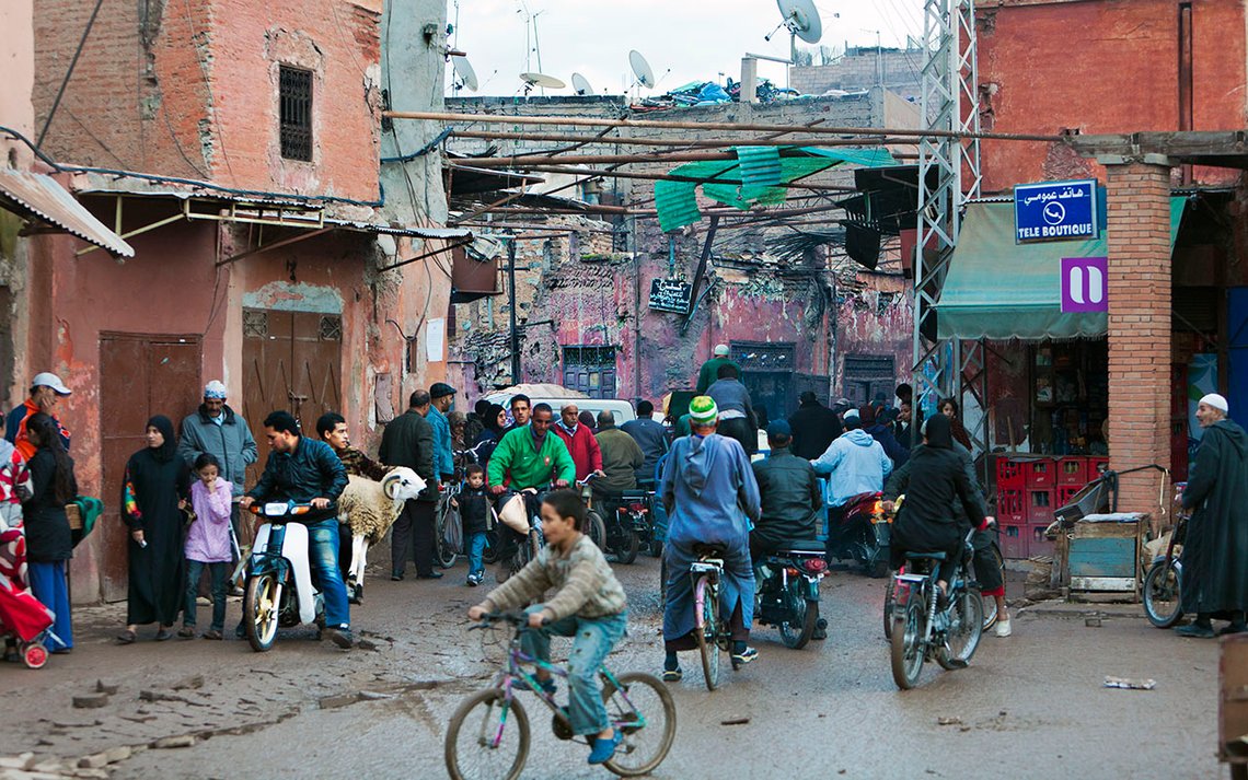 Borte bra, men hjemme best. Gatebilde fra Marrakech, Marokko. Foto: Arnt Jensvoll / Document Borte bra, men hjemme best. Gatebilde fra Marrakech, Marokko. Foto: Arnt Jensvoll / Document