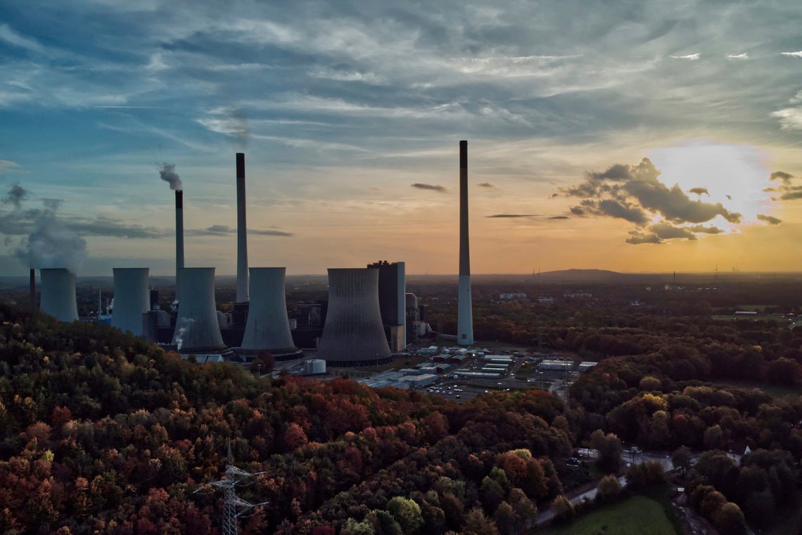 Tyske CDU åpner for en ny satsing på atomkraft, selv om det ble besluttet at all atomkraft skulle fases ut innen 2022. Bildet er fra et tysk kullkraftverk i Gelsenkirchen. Foto: Michael Sohn / AP / NTB Tyske CDU åpner for en ny satsing på atomkraft, selv om det ble besluttet at all atomkraft skulle fases ut innen 2022. Bildet er fra et tysk kullkraftverk i Gelsenkirchen. Foto: Michael Sohn / AP / NTB