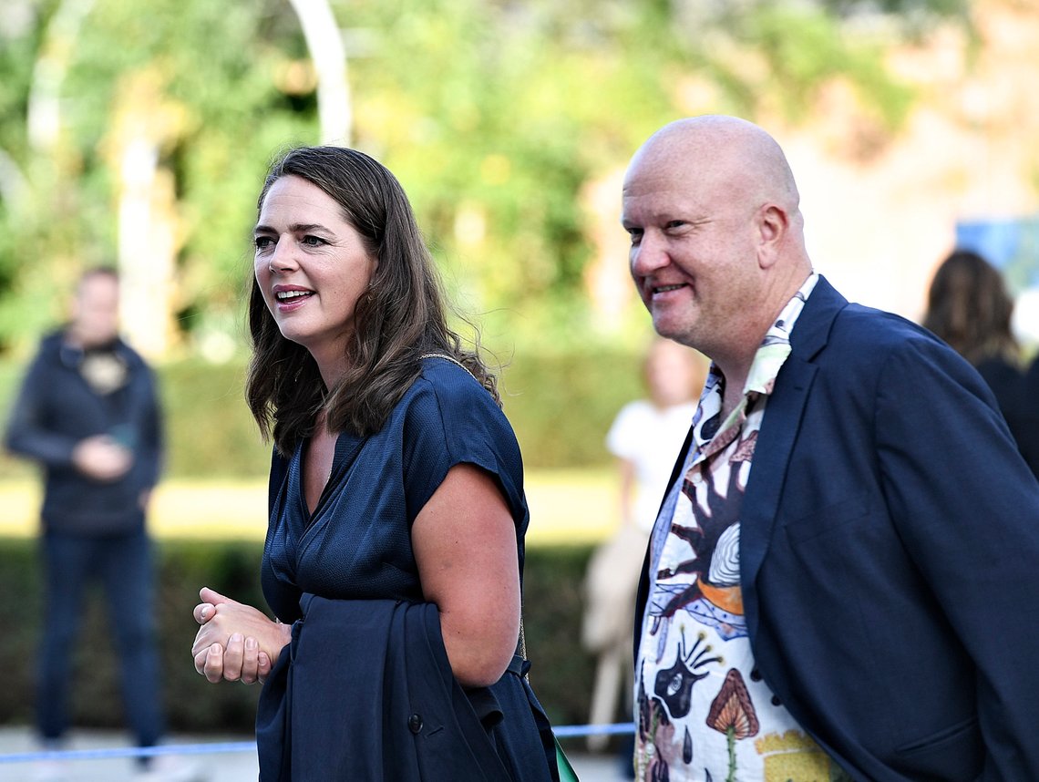 Aarhus festuge 2023 blev åbnet af Hendes Majestæt Dronninge Margrethe hvor hun blev modtaget af Borgmester Jacob Bundsgaard og blomsterpigen Kira som ankom som flygtning fra ukraine. Marchen Neel Gjertsen, Aarhus redag den 25. august 2023.. (Foto: Ernst van Norde/Ritzau Scanpix) Aarhus festuge 2023 blev åbnet af Hendes Majestæt Dronninge Margrethe hvor hun blev modtaget af Borgmester Jacob Bundsgaard og blomsterpigen Kira som ankom som flygtning fra ukraine. Marchen Neel Gjertsen, Aarhus redag den 25. august 2023.. (Foto: Ernst van Norde/Ritzau Scanpix)