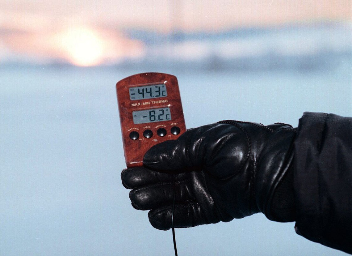 Illustrasjonsbilde.
Den offisielle måleren til Meteorologisk institutt stoppet på 43,5 grader, men hjemme hos folk i dalene utenfor sentrum ble det målt temperaturer opp i 50 minusgrader. Foto: Harry Johansen, SCANPIX Illustrasjonsbilde.
Den offisielle måleren til Meteorologisk institutt stoppet på 43,5 grader, men hjemme hos folk i dalene utenfor sentrum ble det målt temperaturer opp i 50 minusgrader. Foto: Harry Johansen, SCANPIX