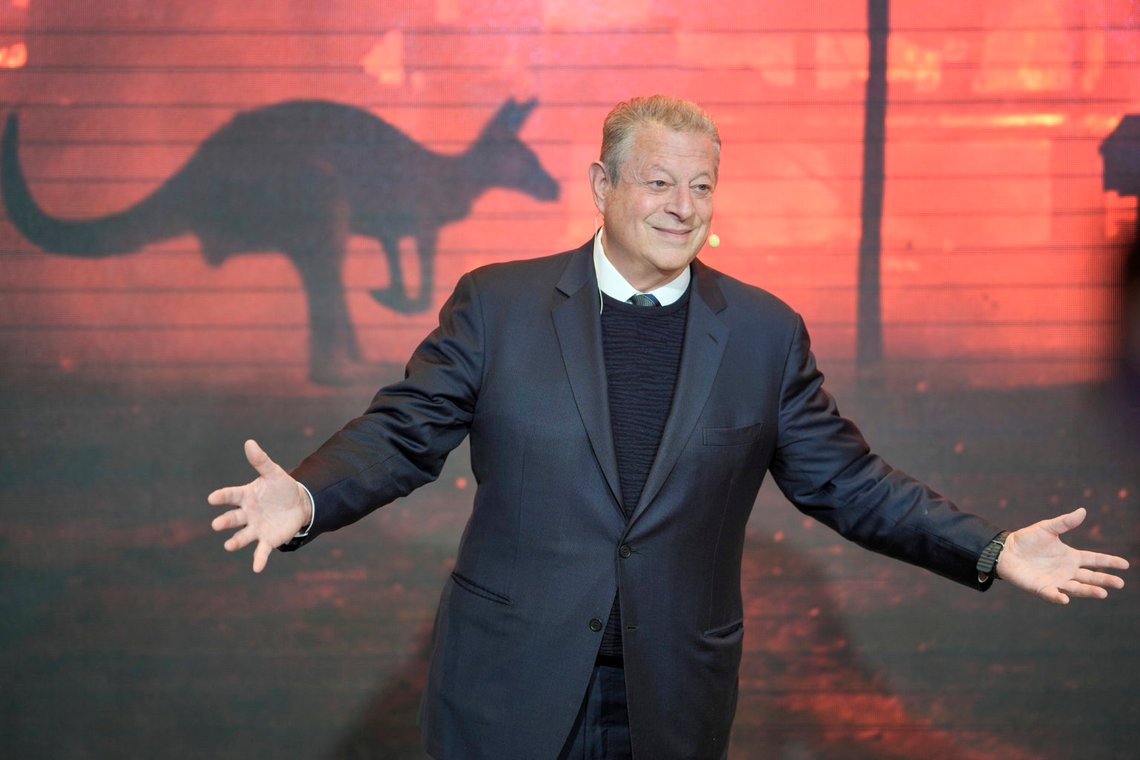 Selvsagt blir Al Gore ønsket velkommen blant likesinnede i Davos. Det er trolig ingen som nevner at han står bak en nesten utrolig mengde av spådommer som aldri har realisert seg. Foto: AP /Markus Schreiber/ NTB Selvsagt blir Al Gore ønsket velkommen blant likesinnede i Davos. Det er trolig ingen som nevner at han står bak en nesten utrolig mengde av spådommer som aldri har realisert seg. Foto: AP /Markus Schreiber/ NTB