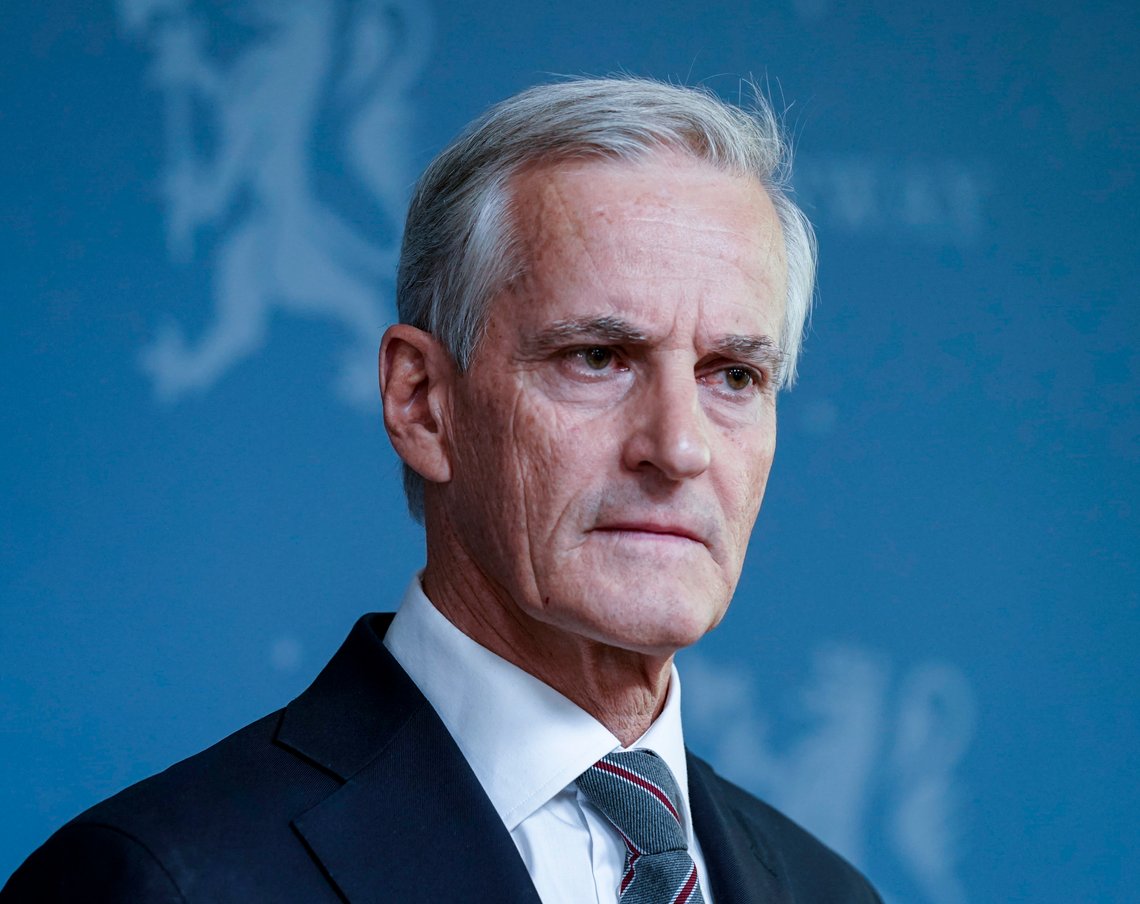 Hvem er det statsminister Jonas Gahr Støre og regjeringen gir kollektiv beskyttelse til, utenom ukrainere?
Foto: Lise Åserud / NTB Hvem er det statsminister Jonas Gahr Støre og regjeringen gir kollektiv beskyttelse til, utenom ukrainere?
Foto: Lise Åserud / NTB