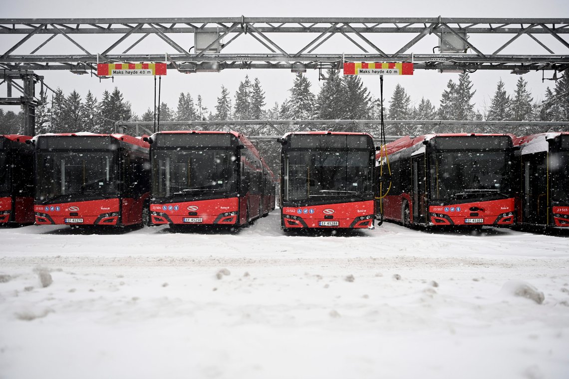 Sprengkulda gjør at elbusser til og fra Oslo sør innstilles ut mandag. Dette skaper problemer for klimavennlige kollektivbrukere. Foto: Annika Byrde / NTB Sprengkulda gjør at elbusser til og fra Oslo sør innstilles ut mandag. Dette skaper problemer for klimavennlige kollektivbrukere. Foto: Annika Byrde / NTB