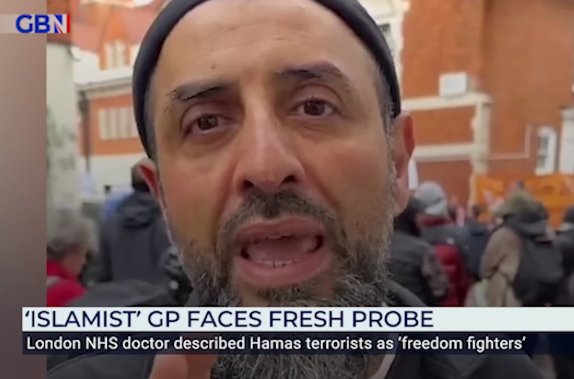 Foto: Skjermbilde fra GB News, YouTube. Hamas supporting Islamist NHS GP under fresh investigation after DISTRESSING comments. Investigative reporter Charlie Peters reveals there is a new investigation into the Islamist NHS GP who described Hamas as 'freedom fighters. There are concerns from people in northwest London who are patients. Foto: Skjermbilde fra GB News, YouTube. Hamas supporting Islamist NHS GP under fresh investigation after DISTRESSING comments. Investigative reporter Charlie Peters reveals there is a new investigation into the Islamist NHS GP who described Hamas as 'freedom fighters. There are concerns from people in northwest London who are patients.