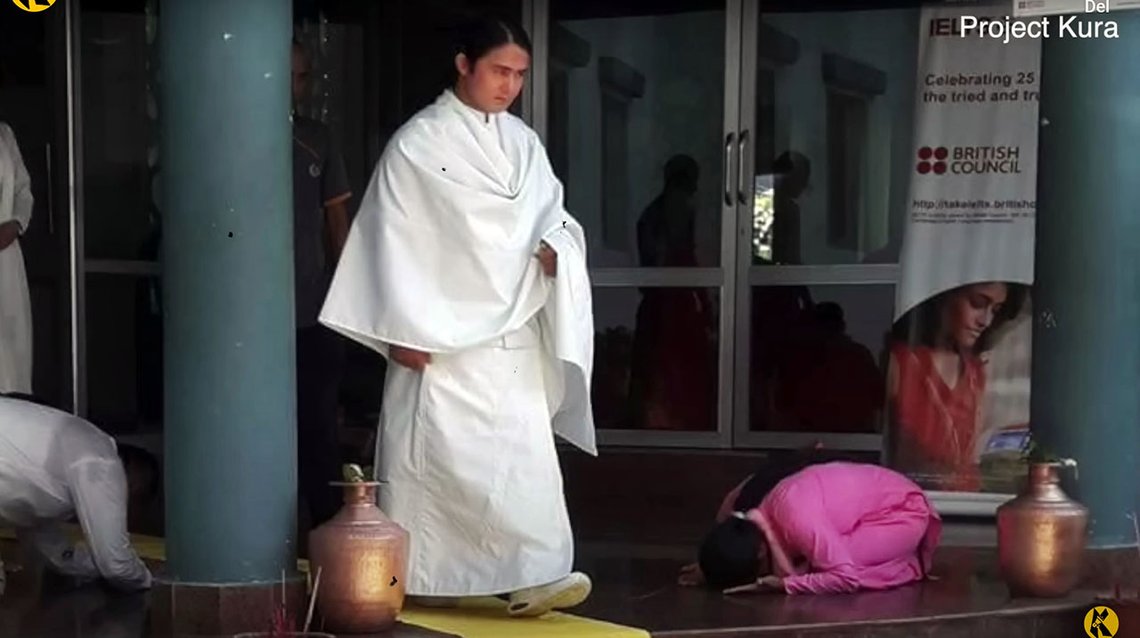 Ram Bahadur Bomjan, kjent som «Buddha-boy», er kanskje ikke like asketisk som han fremstiller seg. Videoklipp fra YouTube Ram Bahadur Bomjan, kjent som «Buddha-boy», er kanskje ikke like asketisk som han fremstiller seg. Videoklipp fra YouTube
