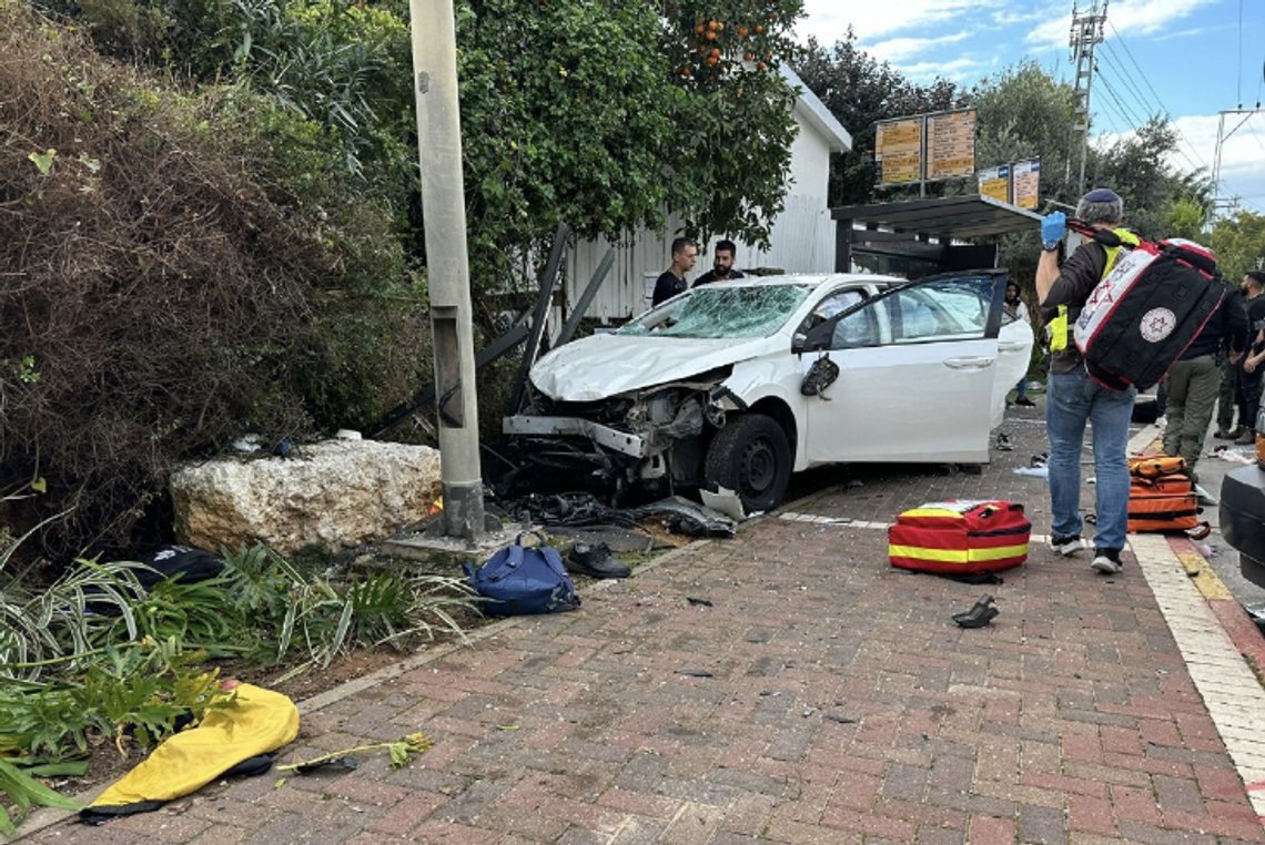 Terroren har rammet Israel igjen. Minst en person er drept, 17 skal være såret. Tallene vil trolig endre seg utover dagen. Foto: X/ TheMossad Terroren har rammet Israel igjen. Minst en person er drept, 17 skal være såret. Tallene vil trolig endre seg utover dagen. Foto: X/ TheMossad