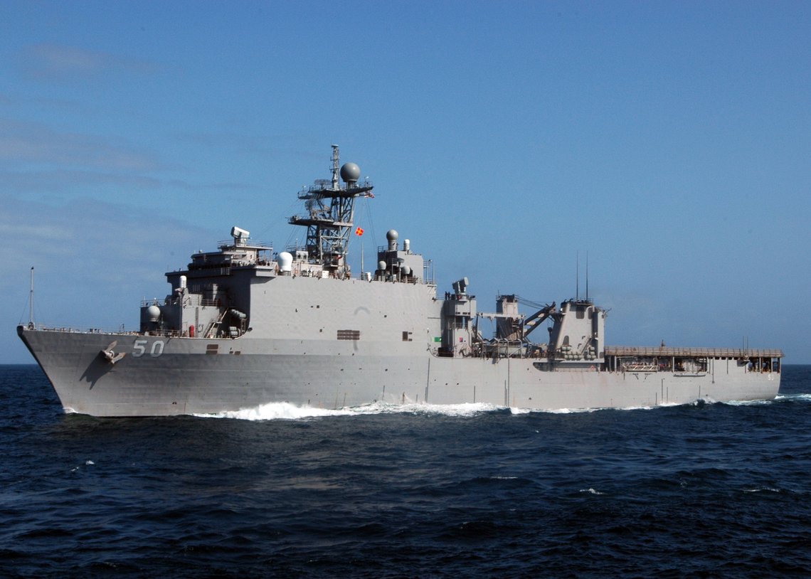 Marinefartøyet USS Carter Hall avbildet på et tidligere oppdrag. Krigsskipet er nå i Rødehavet. Foto: Wikipedia Marinefartøyet USS Carter Hall avbildet på et tidligere oppdrag. Krigsskipet er nå i Rødehavet. Foto: Wikipedia