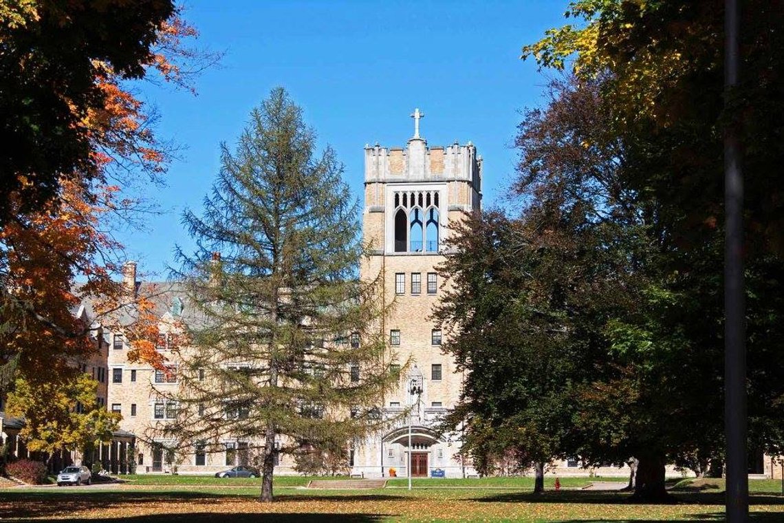 St. Mary’s College i Notre Dame, Indiana er en skole kun for kvinner. Skolens ledelse forsøkte å endre på dette for å følge LGBTQ-kravene. Men to unge studenter fikk endret vedtaket. Foto: Facebook/ St. Mary’s College St. Mary’s College i Notre Dame, Indiana er en skole kun for kvinner. Skolens ledelse forsøkte å endre på dette for å følge LGBTQ-kravene. Men to unge studenter fikk endret vedtaket. Foto: Facebook/ St. Mary’s College