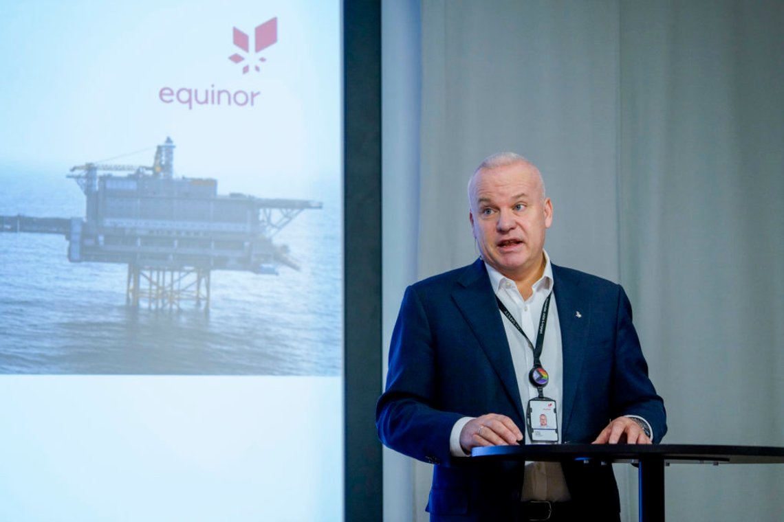 Equinors konsernsjef Anders Opedal sier at selskapet fortsatte å bidra med energisikkerhet i fjor. Aksjonærene, som deg og meg, har ingen grunn til å jubel. Foto: Ole Berg-Rusten / NTB Equinors konsernsjef Anders Opedal sier at selskapet fortsatte å bidra med energisikkerhet i fjor. Aksjonærene, som deg og meg, har ingen grunn til å jubel. Foto: Ole Berg-Rusten / NTB