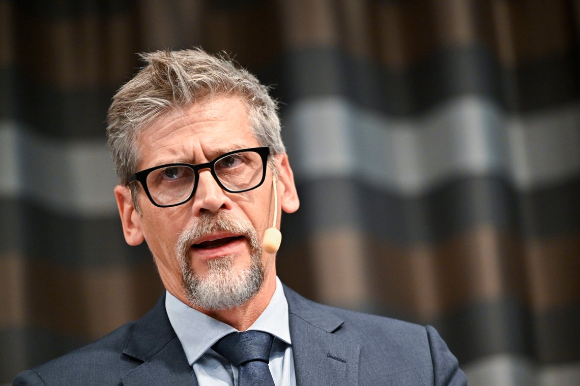 STOCKHOLM 20230828
Daniel Stenling, chef för Säkerhetspolisens kontraspionage under en pressträff med anledning av att Åklagarmyndigheten väcker åtal mot en man i 60-årsåldern som är häktad misstänkt för grov olovlig underrättelseverksamhet mot Sverige och mot främmande makt.
Foto: Henrik Montgomery / TT / kod 10060 STOCKHOLM 20230828
Daniel Stenling, chef för Säkerhetspolisens kontraspionage under en pressträff med anledning av att Åklagarmyndigheten väcker åtal mot en man i 60-årsåldern som är häktad misstänkt för grov olovlig underrättelseverksamhet mot Sverige och mot främmande makt.
Foto: Henrik Montgomery / TT / kod 10060
