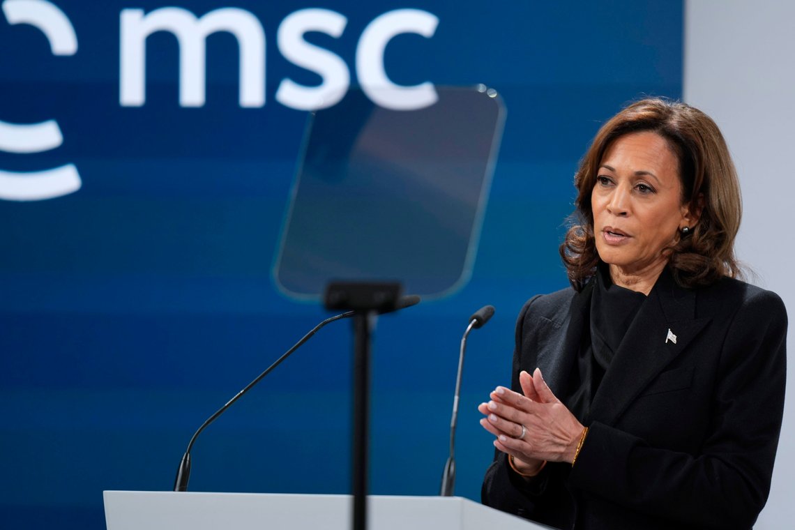 Visepresident Kamala Harris taler på sikkerhetskonferansen i München. Foto: Matthias Schrader / AP / NTB Visepresident Kamala Harris taler på sikkerhetskonferansen i München. Foto: Matthias Schrader / AP / NTB