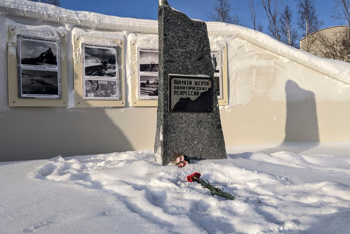 Flowers lie in the snow where people paid tribute to Alexei Navalny at the at the memorial to victims of political repression, in Salekhard, 1937 km (1211 miles) northeast of Moscow, Russia, Monday, Feb. 19, 2024. Russians across the vast country streamed to ad-hoc memorials with flowers and candles to pay tribute to Alexei Navalny, the most famous Russian opposition leader and the Kremlin's fiercest critic. Russian officials reported that Navalny, 47, died in prison on Friday. (AP Photo) Flowers lie in the snow where people paid tribute to Alexei Navalny at the at the memorial to victims of political repression, in Salekhard, 1937 km (1211 miles) northeast of Moscow, Russia, Monday, Feb. 19, 2024. Russians across the vast country streamed to ad-hoc memorials with flowers and candles to pay tribute to Alexei Navalny, the most famous Russian opposition leader and the Kremlin's fiercest critic. Russian officials reported that Navalny, 47, died in prison on Friday. (AP Photo)