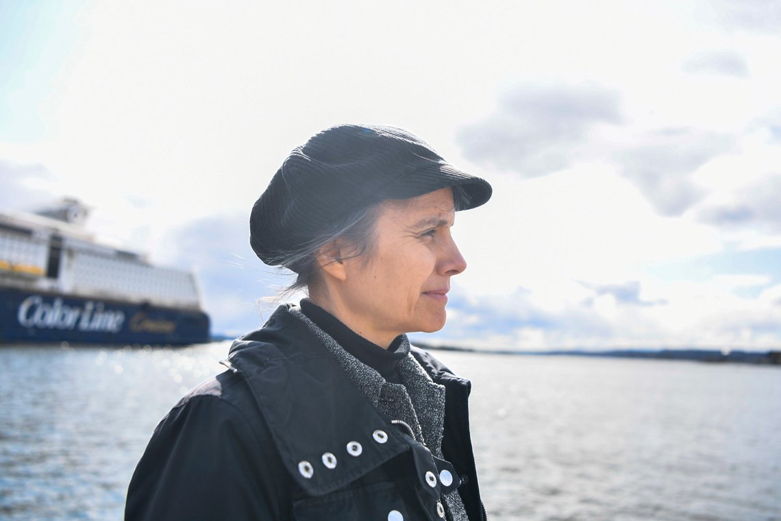 Oslo 20230429.
Leder og talsperson i NOAH veterinær Siri Martinsen er tilstede under avdukning av skulpturen som står i Kongen Marina ved Frognerkilen. Freya blev avlivet av Fiskeridirektoratet i august 2022. Grunnen var at publikum ikke fulgte anbefalingene fra myndighetene om å holde avstand til det 600 kilo tunge dyret.
Foto: Annika Byrde / NTB Oslo 20230429.
Leder og talsperson i NOAH veterinær Siri Martinsen er tilstede under avdukning av skulpturen som står i Kongen Marina ved Frognerkilen. Freya blev avlivet av Fiskeridirektoratet i august 2022. Grunnen var at publikum ikke fulgte anbefalingene fra myndighetene om å holde avstand til det 600 kilo tunge dyret.
Foto: Annika Byrde / NTB