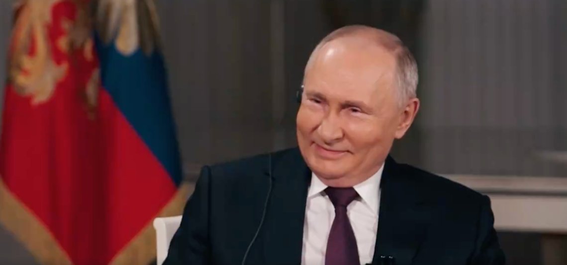 Putin var i godt humør under intervjuet. Tonen var avslappet. Putin var i godt humør under intervjuet. Tonen var avslappet.