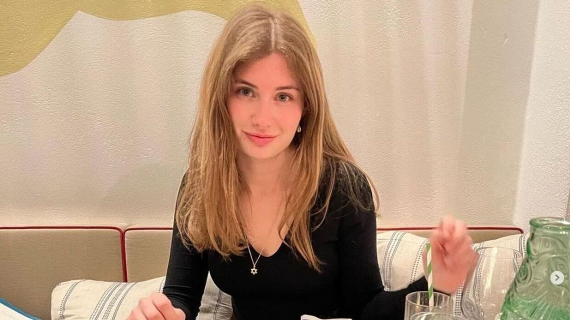 Emily Volovik (26) vil at folk skal forstå at dagens antisemittisme er farlig. Hun er modig som står frem med navn og bilde. Emily Volovik (26) vil at folk skal forstå at dagens antisemittisme er farlig. Hun er modig som står frem med navn og bilde.