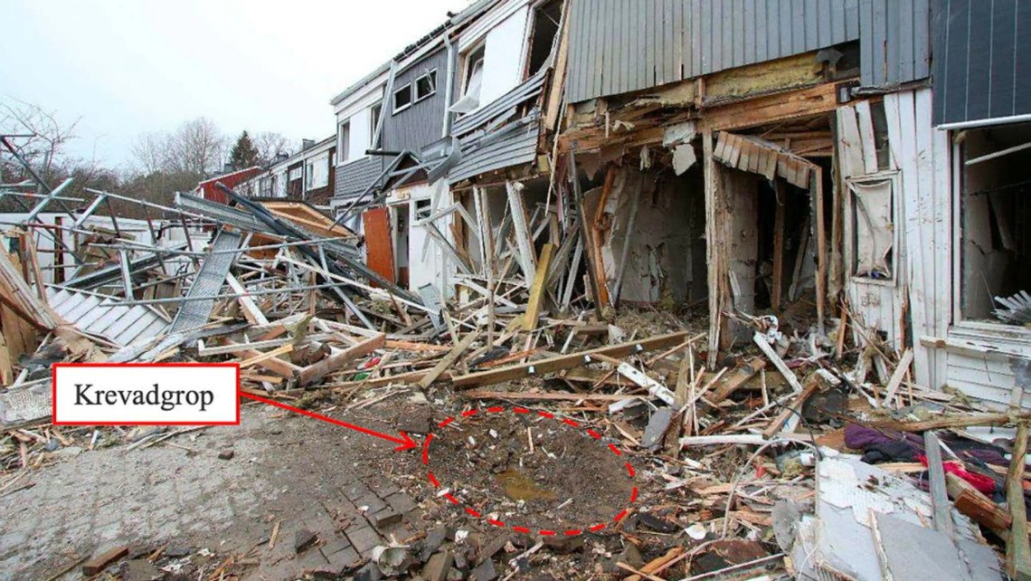 Hässelby 16. mars 2023. En 15 kilos bombe ødela rekkehusene.Foto: Politiet Hässelby 16. mars 2023. En 15 kilos bombe ødela rekkehusene.Foto: Politiet