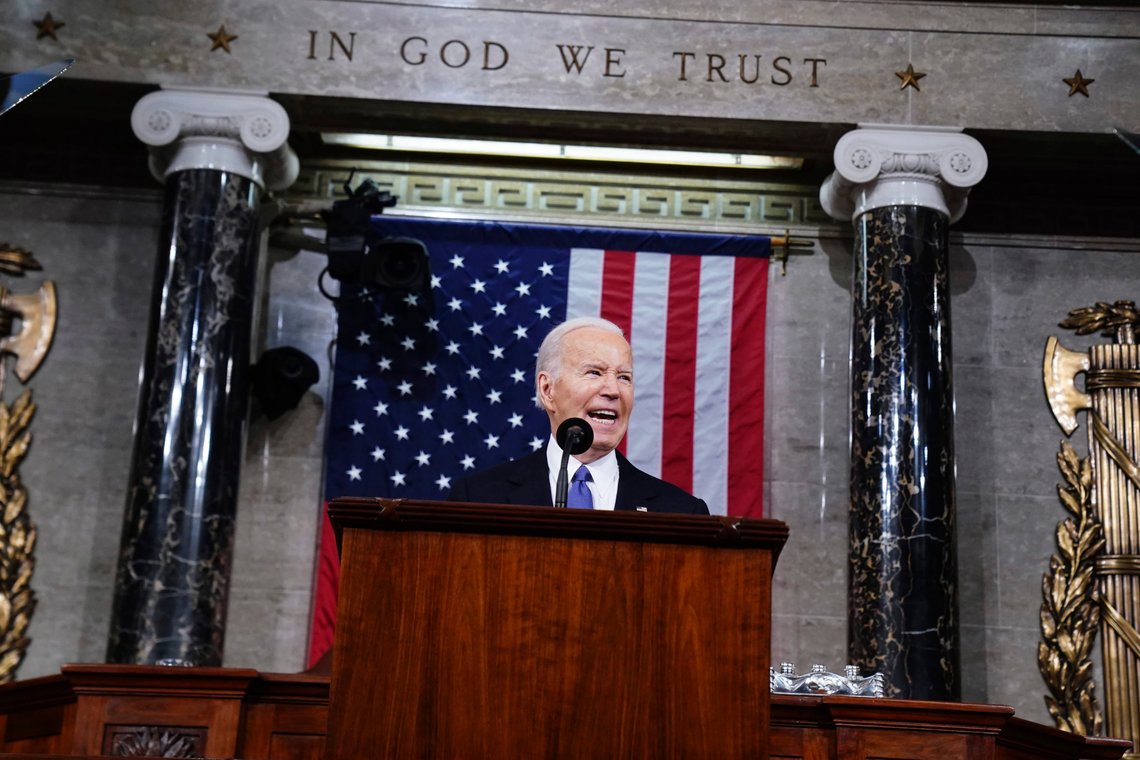 Joe Biden vil også «flå de rike». Men de blir flådd allerede, og nå er det vanlige folks tur, akkurat som i Norge. Foto: Shawn Thew / Pool via AP / NTB Joe Biden vil også «flå de rike». Men de blir flådd allerede, og nå er det vanlige folks tur, akkurat som i Norge. Foto: Shawn Thew / Pool via AP / NTB