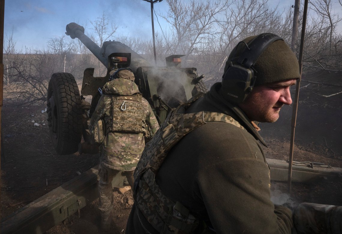 Ukrainske soldater nære Klisjtsjijivka ved frontlinjen i Donetsk. Europa doblet våpenimporten sin de siste fem årene, mye grunnet krigen i Ukraina. Foto: Jefrem Lukatskyj / AP / NTB Ukrainske soldater nære Klisjtsjijivka ved frontlinjen i Donetsk. Europa doblet våpenimporten sin de siste fem årene, mye grunnet krigen i Ukraina. Foto: Jefrem Lukatskyj / AP / NTB