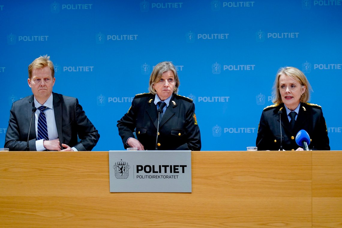 Økokrim sjef Pål Lønseth, Kripos sjef Kristin Kvigne og politidirektør Benedicte Bjørnland under presentasjonen av Politiets trusselvurdering 2024.
Foto: Gorm Kallestad / NTB Økokrim sjef Pål Lønseth, Kripos sjef Kristin Kvigne og politidirektør Benedicte Bjørnland under presentasjonen av Politiets trusselvurdering 2024.
Foto: Gorm Kallestad / NTB