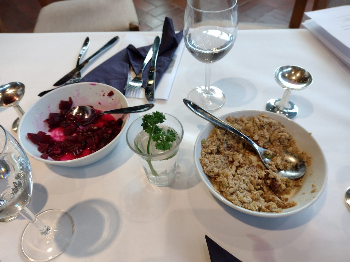 Vi smaker oss gjennom frelseshistorien. Foto: Privat. Vi smaker oss gjennom frelseshistorien. Foto: Privat.
