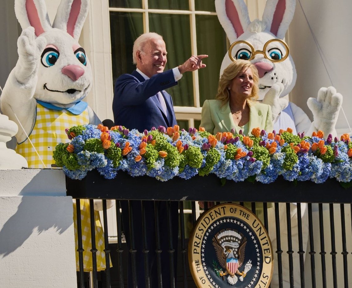 WASHINGTON, D.C., USA - APRIL 10, 2023: President Joe Biden and First Lady Jill Biden attend the annual Easter Egg Roll on the South Lawn of the White House on April 10, 2023 in Washington, D.C. Photo: Shutterstock by Paul Froggatt, United States. WASHINGTON, D.C., USA - APRIL 10, 2023: President Joe Biden and First Lady Jill Biden attend the annual Easter Egg Roll on the South Lawn of the White House on April 10, 2023 in Washington, D.C. Photo: Shutterstock by Paul Froggatt, United States.